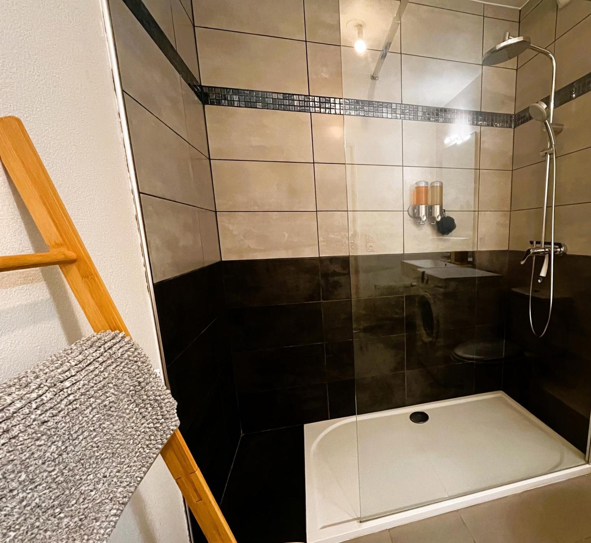 Appart Romarin - Proche Gare - Cosy Miramas Kültér fotó